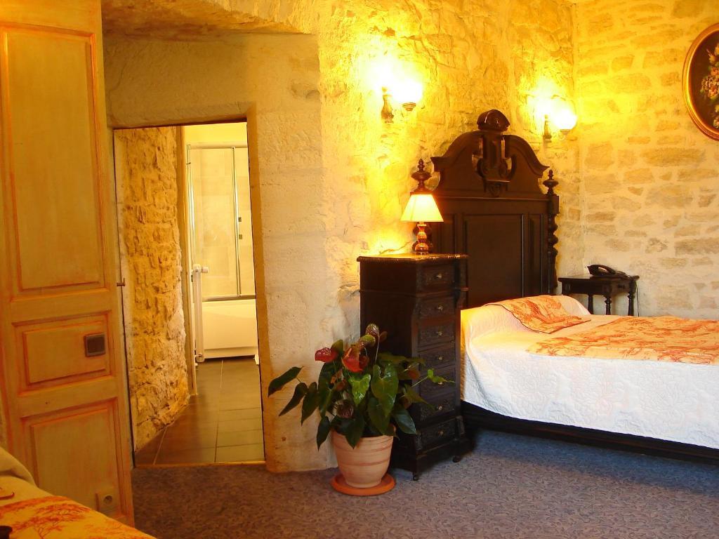Chateau La Fleunie - Hotel Et Restaurant Condat-sur-Vezere Ruang foto