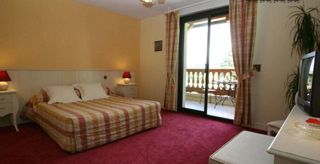 Chateau La Fleunie - Hotel Et Restaurant Condat-sur-Vezere Ruang foto