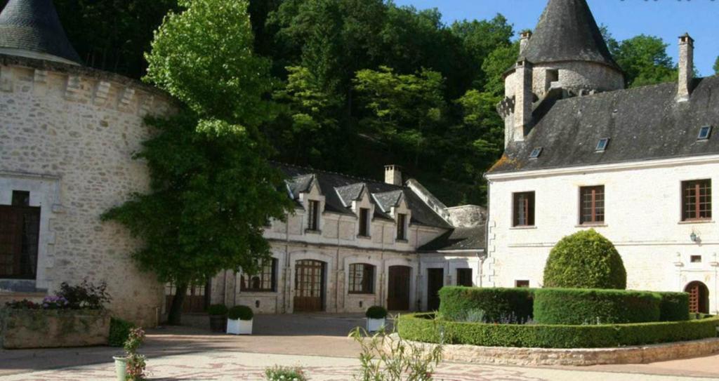 Chateau La Fleunie - Hotel Et Restaurant Condat-sur-Vezere Bagian luar foto