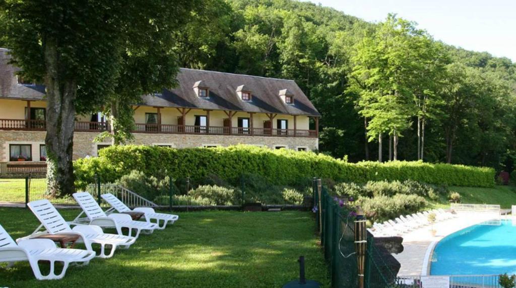 Chateau La Fleunie - Hotel Et Restaurant Condat-sur-Vezere Ruang foto