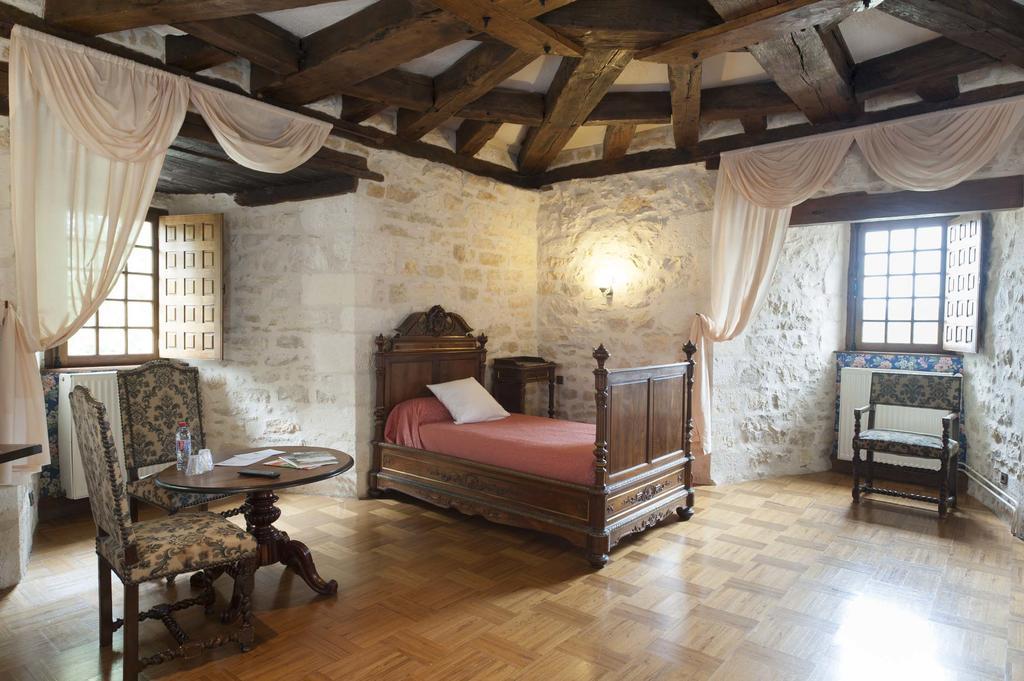 Chateau La Fleunie - Hotel Et Restaurant Condat-sur-Vezere Bagian luar foto