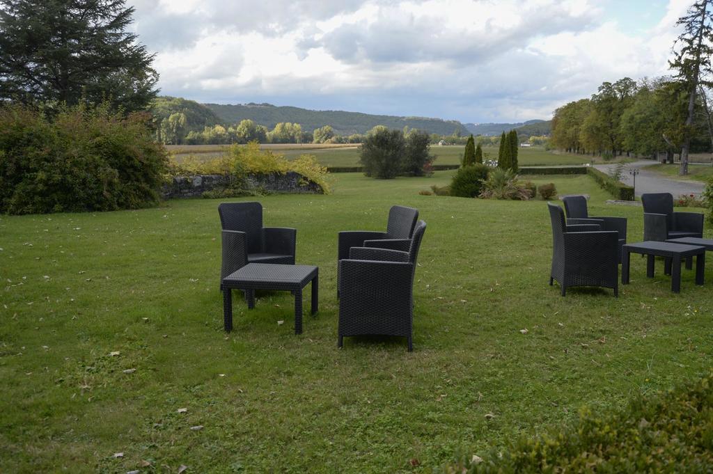 Chateau La Fleunie - Hotel Et Restaurant Condat-sur-Vezere Bagian luar foto